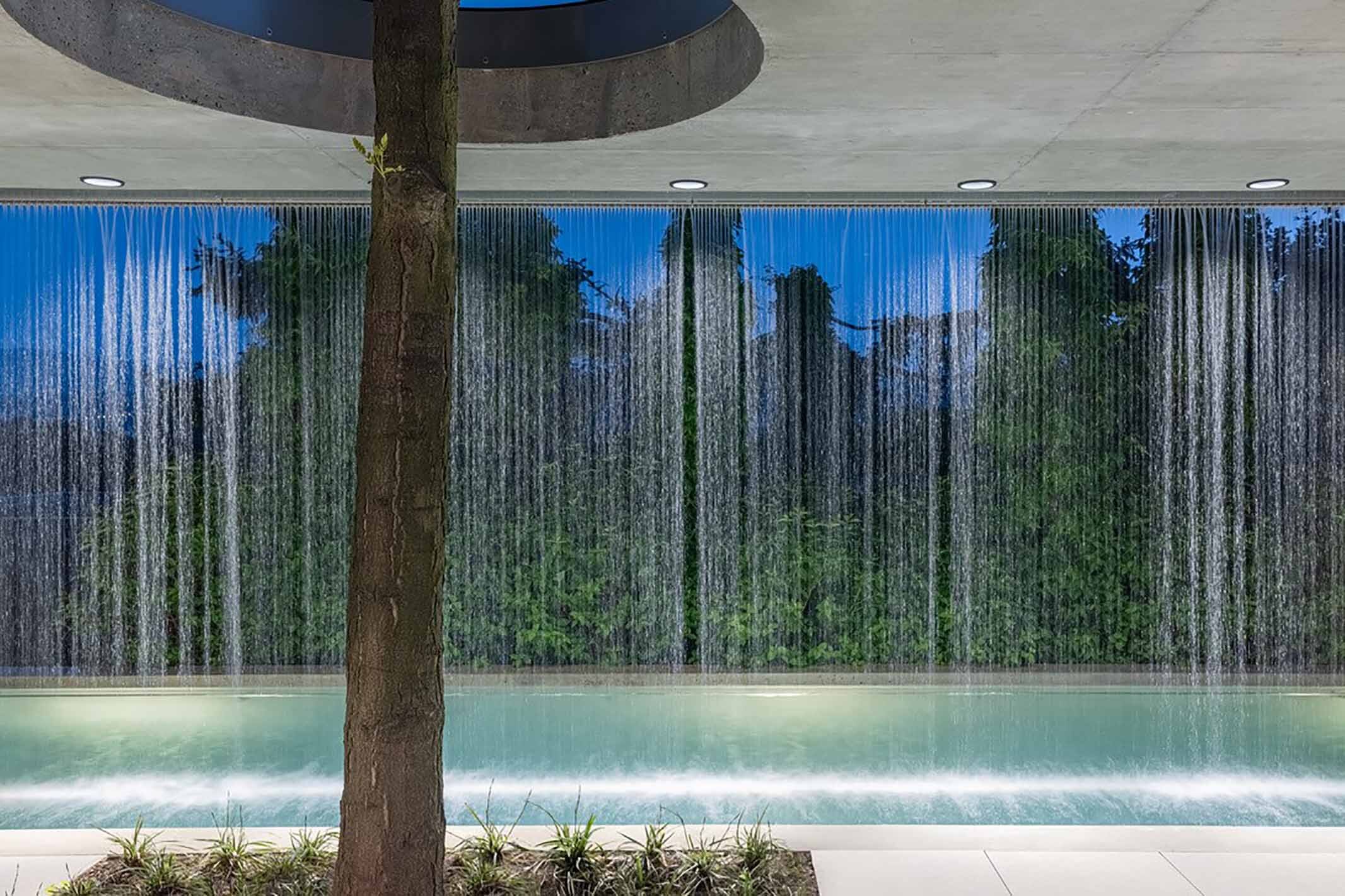 Schwimmbad mit Gegenstromanlage